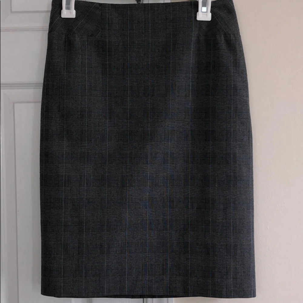 Women’s gray plaid pencil skirt size‎ 4